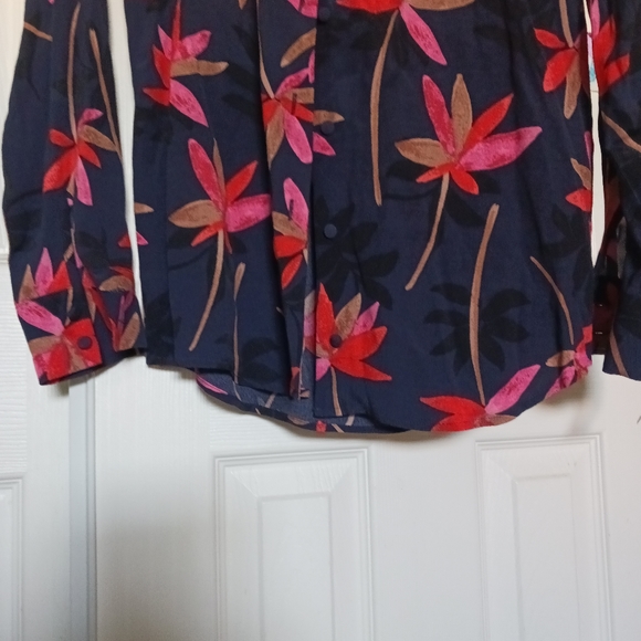 SEZANE FLORENCE TOP PETAL PRINT NAVY BLUE. USED WOMEN GREAT CONDITION - Picture 8 of 10
